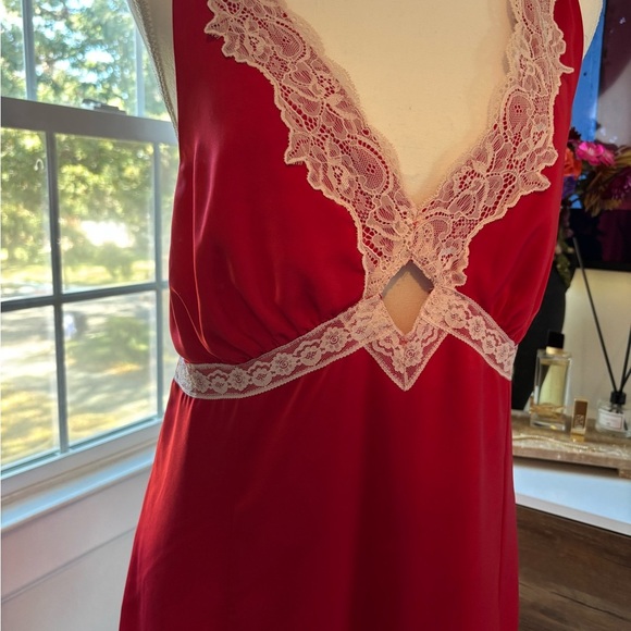 Red Lace Trim Dress - Picture 2 of 4